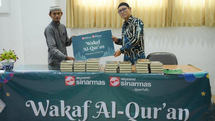 Penyerahan wakaf Al Qur'an di Masjid Islamic Center Lhokseumawe