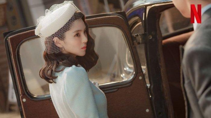 Aktris Han So Hee dalam drama Gyeongseong Creature yang ditayangkan Netflix.