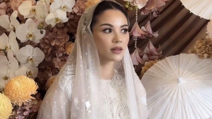 Penampilan elegan Alyssa Daguise dalam rangkaian acara pengajian jelang pernikahannya dengan Al Ghazali.