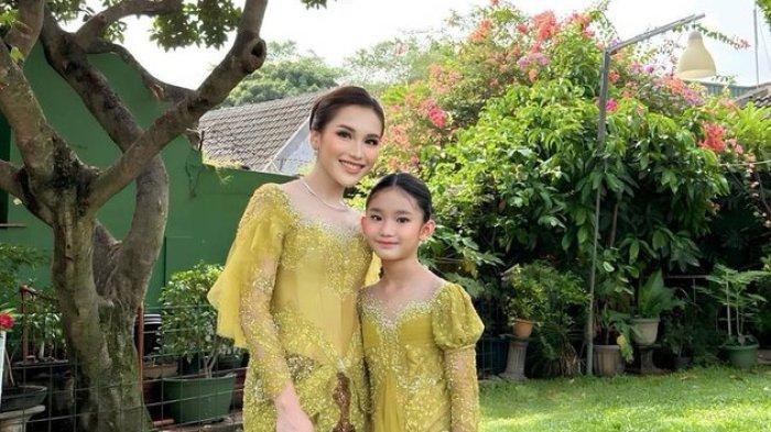 Ayu Ting Ting berkebaya dalam rangka Hari Kartini.