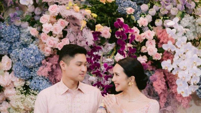 Beby Tsabina dan Rizki lamaran.
