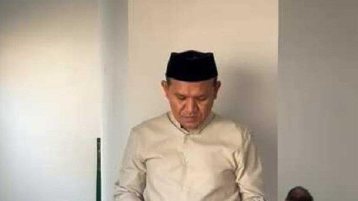 Calon Wakil Gubernur Aceh, Fadhlullah atau Dek Fadh ikut melayat, menshalatkan dan mengantarkan jenazah Tu Sop di Jakarta