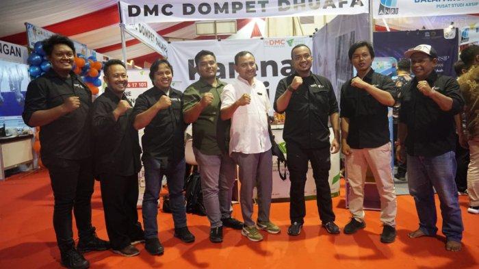 DMC dan Dompet Dhuafa Aceh membuka pameran dengan menghadirkan pelayanan medis berupa pengecekan kesehatan selama tiga hari dari Selasa s/d Kamis (08-10/10/2024).