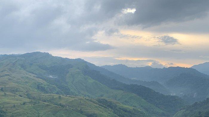 Panorama Gunong Taleuk yang terdapat di Gampong Panteun Beunot, Kecamatan Tiro, Kabupaten Pidie