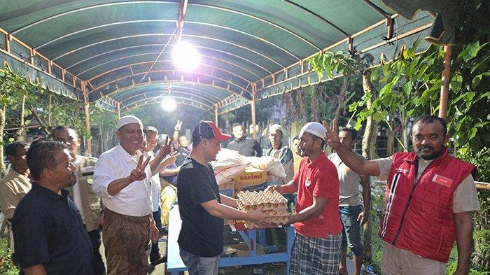 Tim Pasangan Calon (Paslon) 02 H Sarjani Abdullah dan Alzaizi terus memantau dan mengantar langsung bantuan masa panik pada korban banjir di Pidie, Sabtu (23/11/2024) malam.