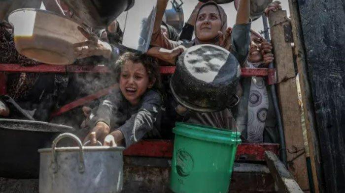 Setidaknya 15 orang, termasuk bayi berusia enam minggu, meninggal kelaparan dalam 24 jam terakhir di Jalur Gaza yang terkepung.