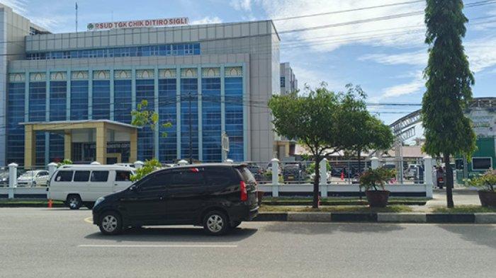 GEDUNG RSU SIGLI - Terlihat gedung RSU Tgk Chik Ditiro Sigli Sigli berdiri megah di sisi Jalan Nasional Sigli - Medan, Pidie, Rabu (23/4/2025).