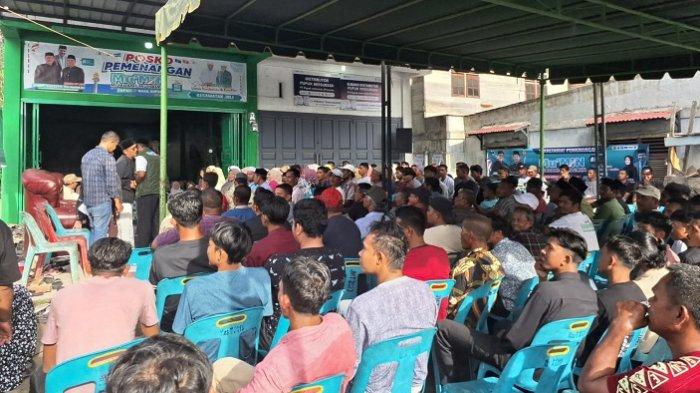 HRD saat bersilaturrahmi dengan masyarakat Kecamatan Juli, Bireuen, di Posko Pemenangan Pasangan Calon (Paslon) Bupati dan Wakil Bupati Bireuen, Murdani Yusuf-Abdul Muhaimin (Mu'Min), Sabtu (9/11/2024).