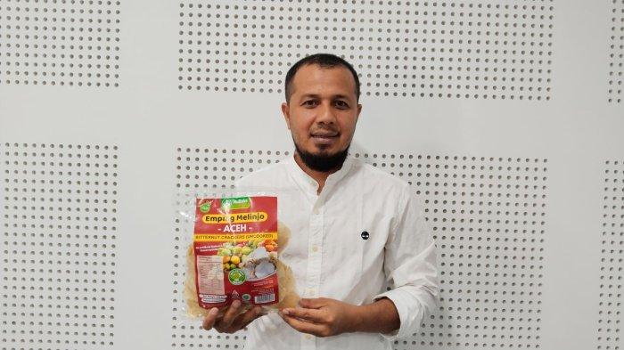 Muhammad Ikhsan, ST, eksportir kerupuk mulieng khas Pidie ke Australia.