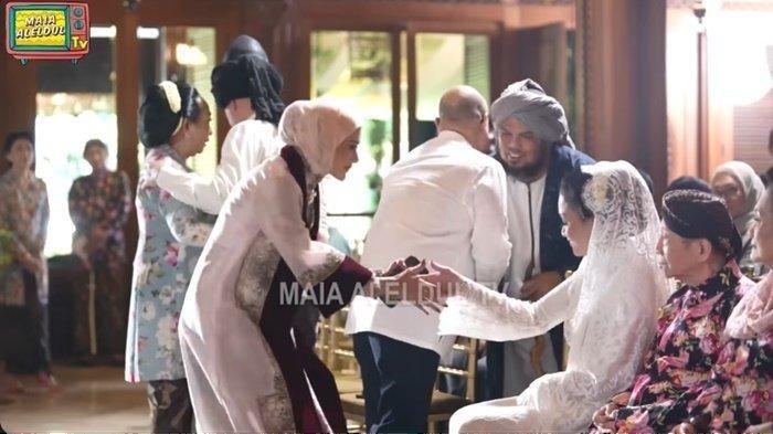 MOMEN VIRAL - Mulan Jameela hampiri Maia Estianty dan bersalaman dengan istri Irwan Danny Mussry, dicapture Minggu (15/6/2025).