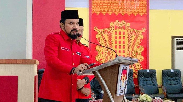 Pasangan Calon Bupati dan Wakil Bupati Aceh Timur, Iskandar Usman Al Farlaky - T Zainal Abidin menyampaikan visi dan misi di DPRK Aceh Timur.