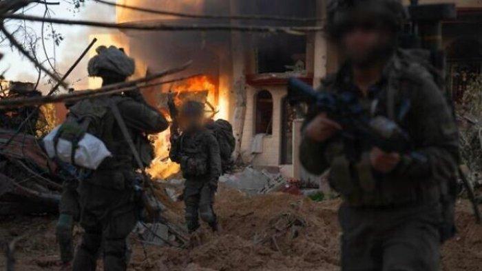 Gambar yang dirilis IDF pada 25 Januari 2024 menunjukkan pasukan Brigade Komando yang beroperasi di Khan Younis, Gaza selatan.
