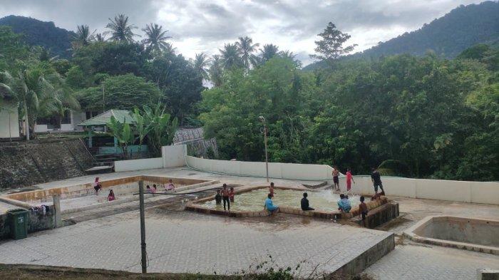 Pemandian air panas Jaboi merupakan salah satu objek wisata yang berada di Sabang