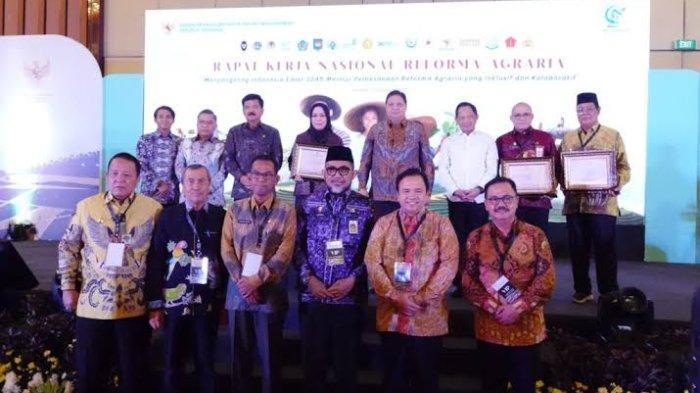 Foto bersama setelah penerimaan penobatan, Selasa (31/10/2023).