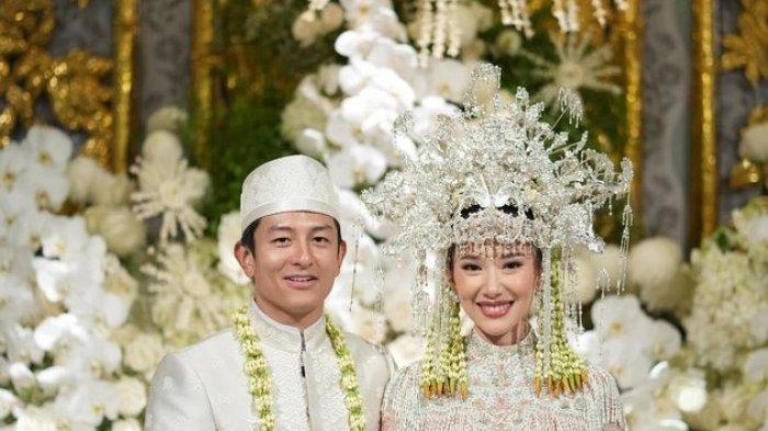 Rio Haryanto menikahi Athina setelah sebelumnya melamar sang kekasih pada Mei 2024 lalu. Mereka juga sudah melakuakan prosesi siraman pada 1 Desember lalu.