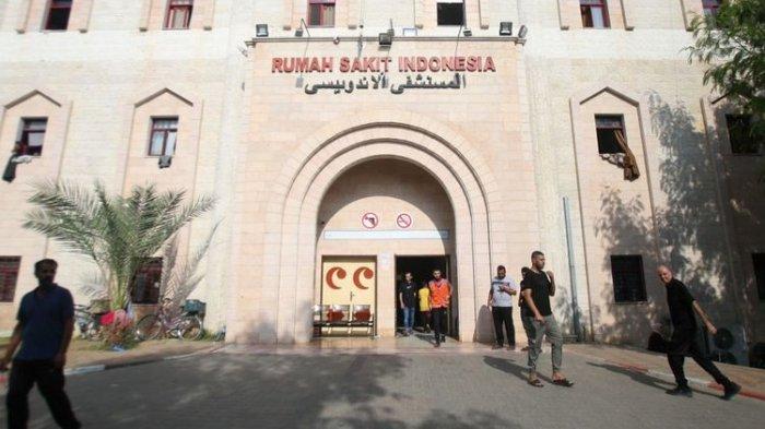 Rumah Sakit Indonesia di Gaza pada 1 November 2023 di tengah perang Israel-Hamas. Ribuan warga sipil, baik warga Palestina maupun Israel, tewas sejak 7 Oktober 2023. Terpisah, Otoritas Gaza pada Sabtu (19/10/2024) melaporkan RS Indonesia di Gaza dikepung dan ditembaki oleh Israel. Terbaru, dua pasien dilaporkan tewas dalam pengepungan Israel pada Sabtu kemarin.
