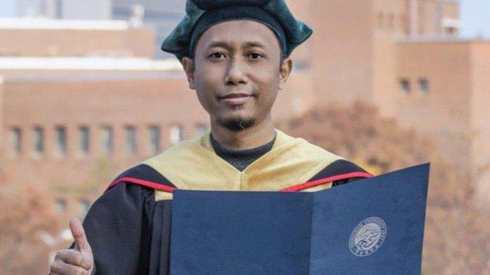 Slamet Supriyadi, mahasiswa asal Majalengka menjadi lulusan terbaik PSPS Yeungnam University, Kota Gyeongsan, Korea Selatan, belum lama ini.
