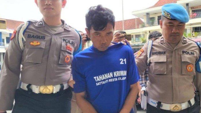 Tersangka AS saat ungkap kasus di Mapolresta Cilacap, Jawa Tengah, Kamis (14/9/2023).