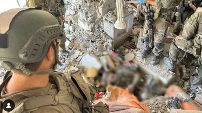 Sebuah gambar yang diterbitkan oleh tentara Israel pejuang Hamas mirip Yahya Sinwar, setelah syahidnya dalam bentrokan bersenjata, mengenakan seragam militer dan tabung anak panah. Sejauh ini belum ada konfirmasi resmi dari pihak Hamas.