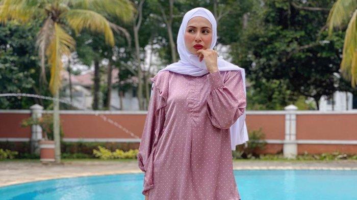 Artis Deswita Maharani.