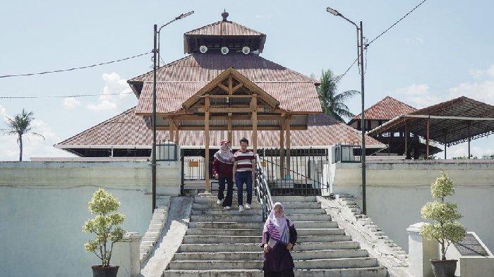 Masjid Tuha Indrapuri, salah satu destinasi religi yang berada di Gampong Keude, Kecamatan Indrapuri, Kabupaten Aceh Besar.