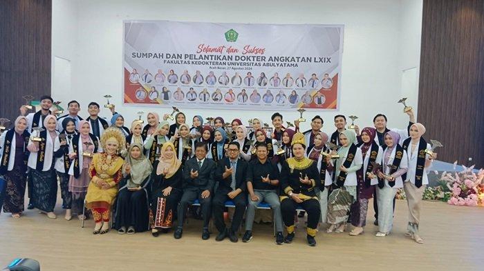Pihak Universitas Abulyatama atau Unaya Aceh di Aceh Besar melakukan sumpah dan pelantikan 31 dokter angkatan ke-69 Fakultas Kedokteran Abulyatama atau FK Unaya. Sumpah dan pelantikan oleh Dekan Fakultas Kedokteran Abulyatama, Prof Dr dr M Yani MKes, ini berlangsung di Aula Lantai 3 Gedung Nyak Syech Unaya, Lampoh Keude, Aceh Besar, Selasa (27/8/2024).