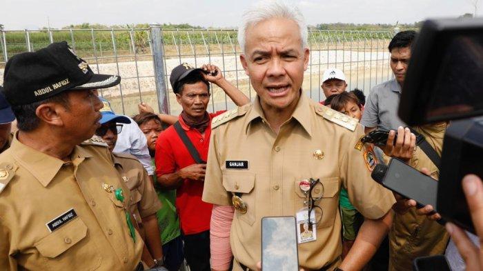 Ganjar Bebastugaskan Kepala Sekolah yang Tarik Pungli ke Siswa
