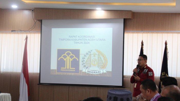 Imigrasi Lhokseumawe mengundang seluruh anggota Tim Pengawasan Orang Asing (TIMPORA) tingkat Aceh Utara dalam rapat yang digelar di Hotel Winton, kota Lhokseumawe, Kamis (13/6/2024).