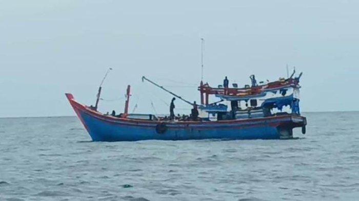 Kapal etnis rohingya terpantau masuk Perairan Aceh Selatan tepatnya di kawasan Labuhanhaji, Jumat (18/10/2024)