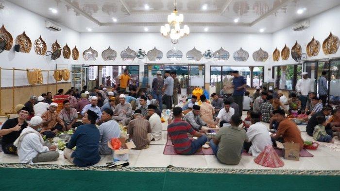 KENDURI NUZUL QURAN - Gampong Lueng Bata, Kecamatan Lueng Bata, Kota Banda Aceh menggelar kenduri Nuzul Quran, Sabtu (22/3/2025).