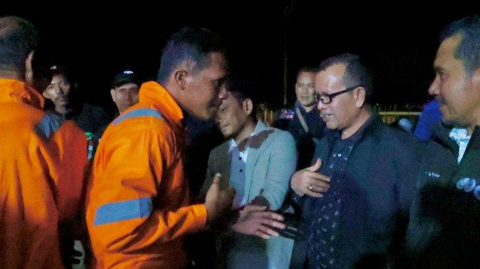 Kadis Sosial Aceh, Dr. Muslem Yacob menyambut kepulangan 3 nelayan Aceh yang sebelumnya terapung di perairan lepas Malaysia dan India.