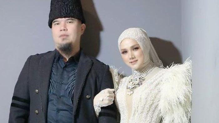 Ahmad Dhani dan Mulan Jameela.