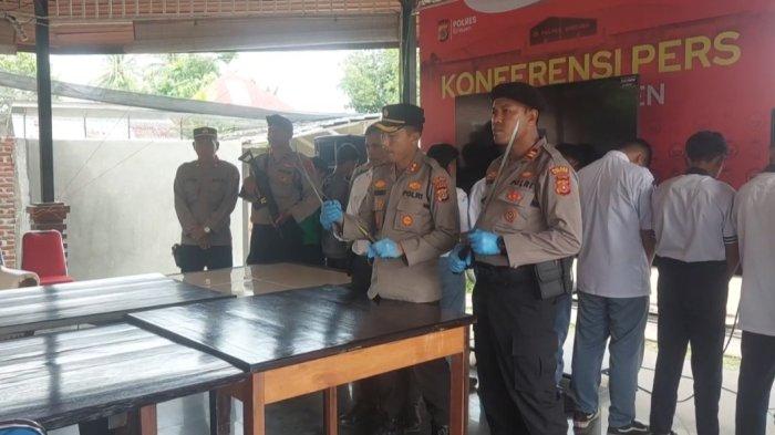 Sebanyak 11 pelajar diminta datang ke Polres Bireuen, Senin (16/10/2023) karena terjaring razia membawa senjata tajam dan diingatkan mereka serta dipanggil orang tuanya.