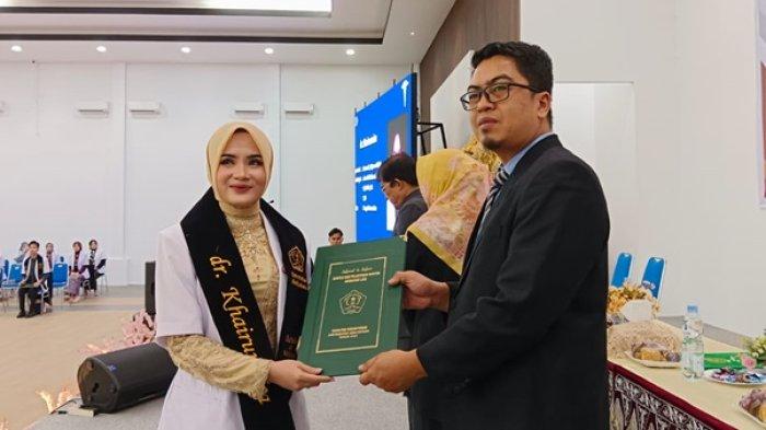 Pihak Universitas Abulyatama atau Unaya Aceh di Aceh Besar melakukan sumpah dan pelantikan 31 dokter angkatan ke-69 Fakultas Kedokteran Abulyatama atau FK Unaya. Sumpah dan pelantikan oleh Dekan Fakultas Kedokteran Abulyatama, Prof Dr dr M Yani MKes, ini berlangsung di Aula Lantai 3 Gedung Nyak Syech Unaya, Lampoh Keude, Aceh Besar, Selasa (27/8/2024).