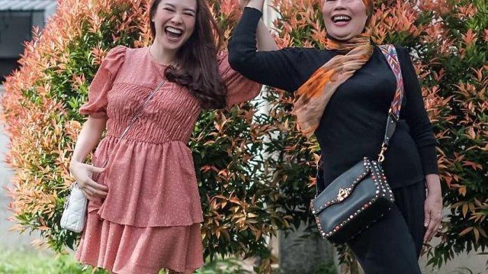 Dewi Yull dan Merdiandi Octavia.