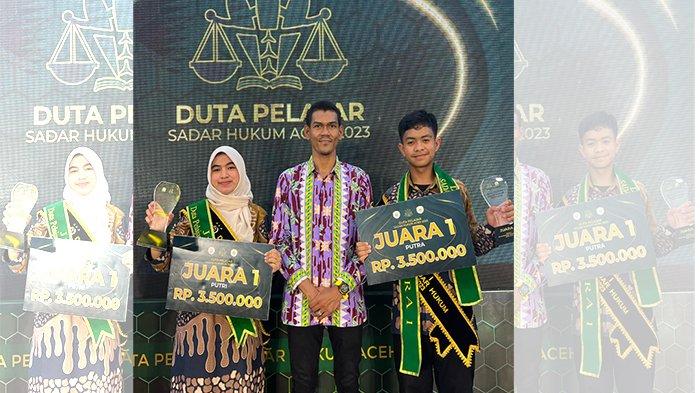 Kejaksaan Tinggi (Kejati) Aceh bersama Dinas Pendidikan Aceh menetapkan Muhammad Fitrah Aulia dan Luthfia Rahmah sebagai Duta Pelajar Sadar Hukum Aceh 2023.