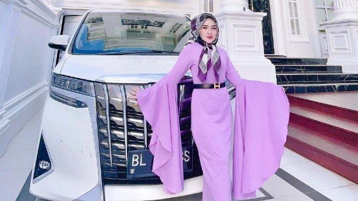 Pengusaha asal Aceh, Shella Saukia yang juga merupakan kakak kandung selebgram Herlin Kenza.