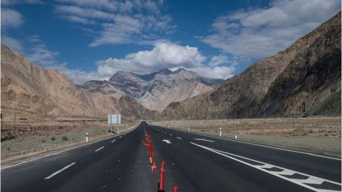 Tanjakan persahabatan, membentang 118 km yang dibangun dalam kerjasama China dan Pakistan, buat India geram