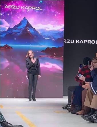 Arzu Kaprol, fashion designer Turki.
