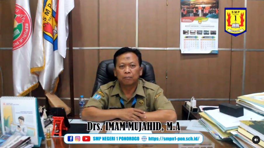 Kepala SMPN 1 Ponorogo Imam Mujahid
