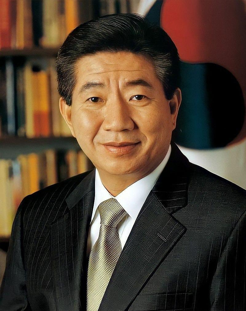 Potret Resmi Roh Moo-hyun, Presiden ke-16 Republik Korea (president.go.kr)