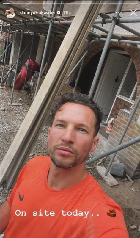 Selfie Danny di depan proyek yang dikerjakannya (Instagram @dannydrinkwater)