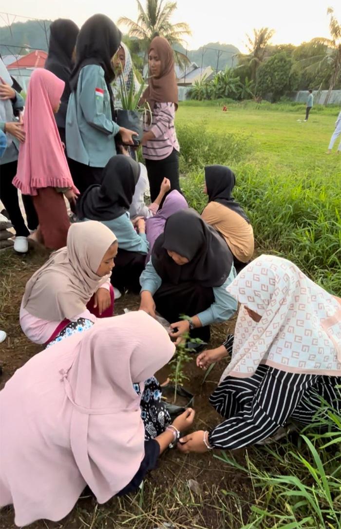 Edukasi dan Penanaman Tanaman Obat Keluarga (TOGA) Di Rumoh Seujahtera Aneuk Nanggro (RSAN) Aceh