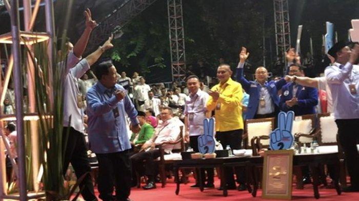 Akhir-akhir ini, Calon Presiden (Capres) nomor urut 2, Prabowo Subianto sering berjoget atau menari di sejumlah acara.