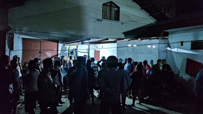 Warga dihebohkan penemuan korban tewas gantung diri di Mess Karyawan Swalayan di Ambon