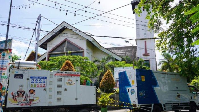 PLN pantau kesiapan kelistrikan di Gereja Marantha dan Gereja Silo menjelang kebaktian Natal, Selasa (24/12/2024).