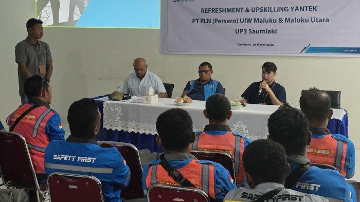 PLN - PLN Unit Induk Wilayah Maluku dan Maluku Utara (UIW MMU) melalui Unit Pelaksana Pelayanan Pelanggan (UP3) Saumlaki menyelenggarakan Refreshment dan Upskilling Yantek secara hybrid pada Rabu (20/3/2025).