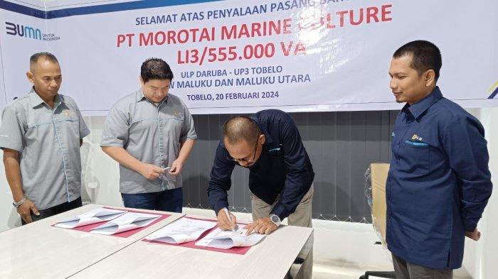 PT PLN Persero Unit Induk Wilayah Maluku dan Maluku Utara (UIW MMU) melalui Unit Pelaksana Pelayanan Pelanggan (UP3) Tobelo menyambungkan aliran listrik di PT Morotai Marine Culture (MMC)