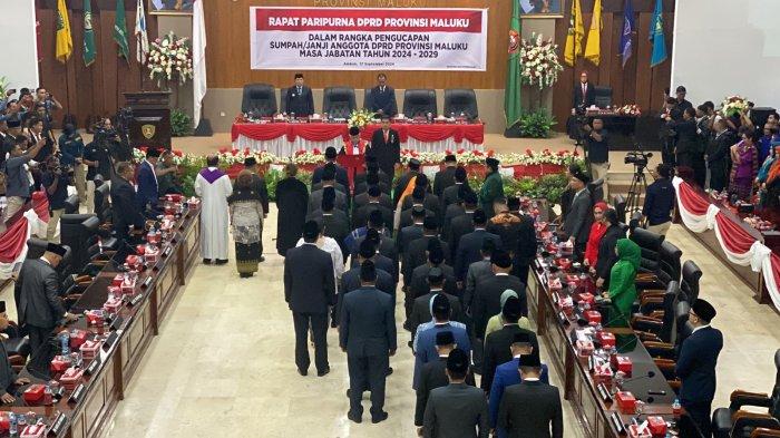 Pelantikan anggota DPRD Maluku 11