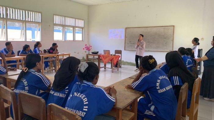Program Moluccas Green Leadership Bootcamp di SMK Negeri 11 Seram Bagian Barat. Program ini diinisiasi oleh La Ode Syahdan Aditya